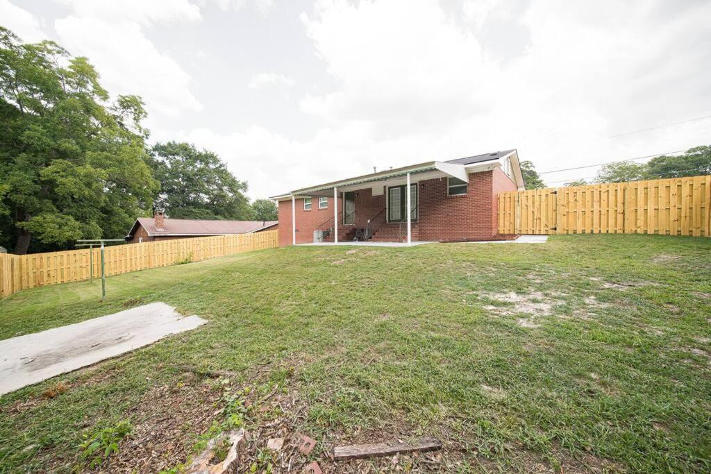 Cozy Brick Ranch Home Owned And Operated By An Army Soldier!! コロンバス エクステリア 写真